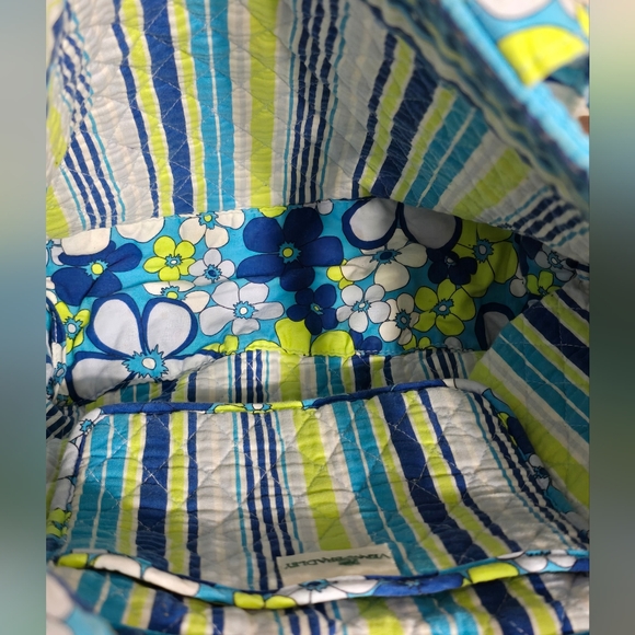 Limited Edition Vera Bradley Flower Power Bag - Picture 7 of 9